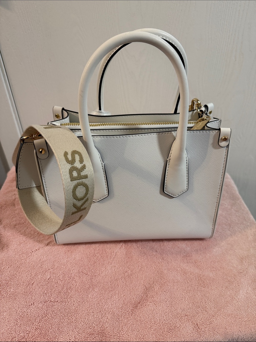 Michael Kors White Saffiano Leather Satchel with Gold Hardware and Logo Strap - Picture 3 of 4